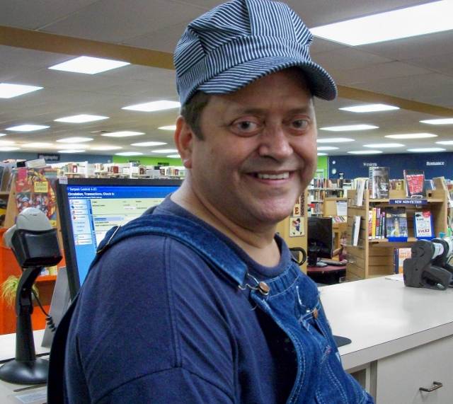 gpl bobby hanks 2010 in railroad hat and smiling 2010 (640x571).jpg
